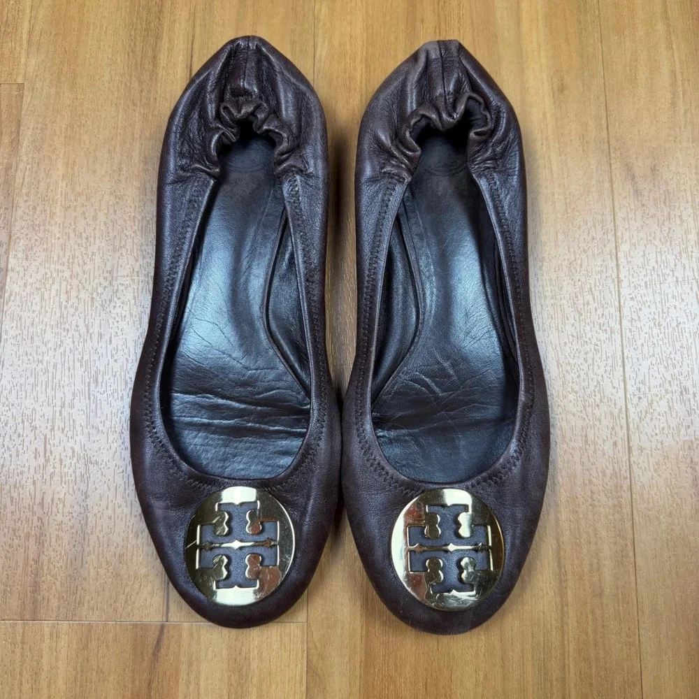 Tory Burch Reva Ballet Flats Brown Leather Gold Logo Medallion Scrunch Back Sz9M